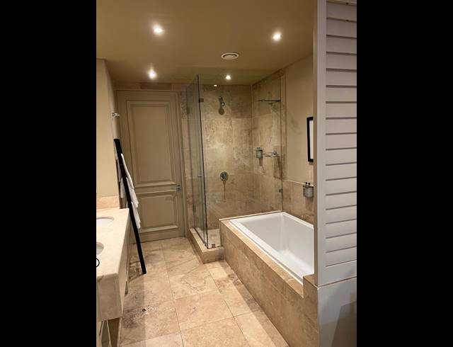 1 BEDROOM APARTMENT FOR SALE IN UMHLANGA RIDGE